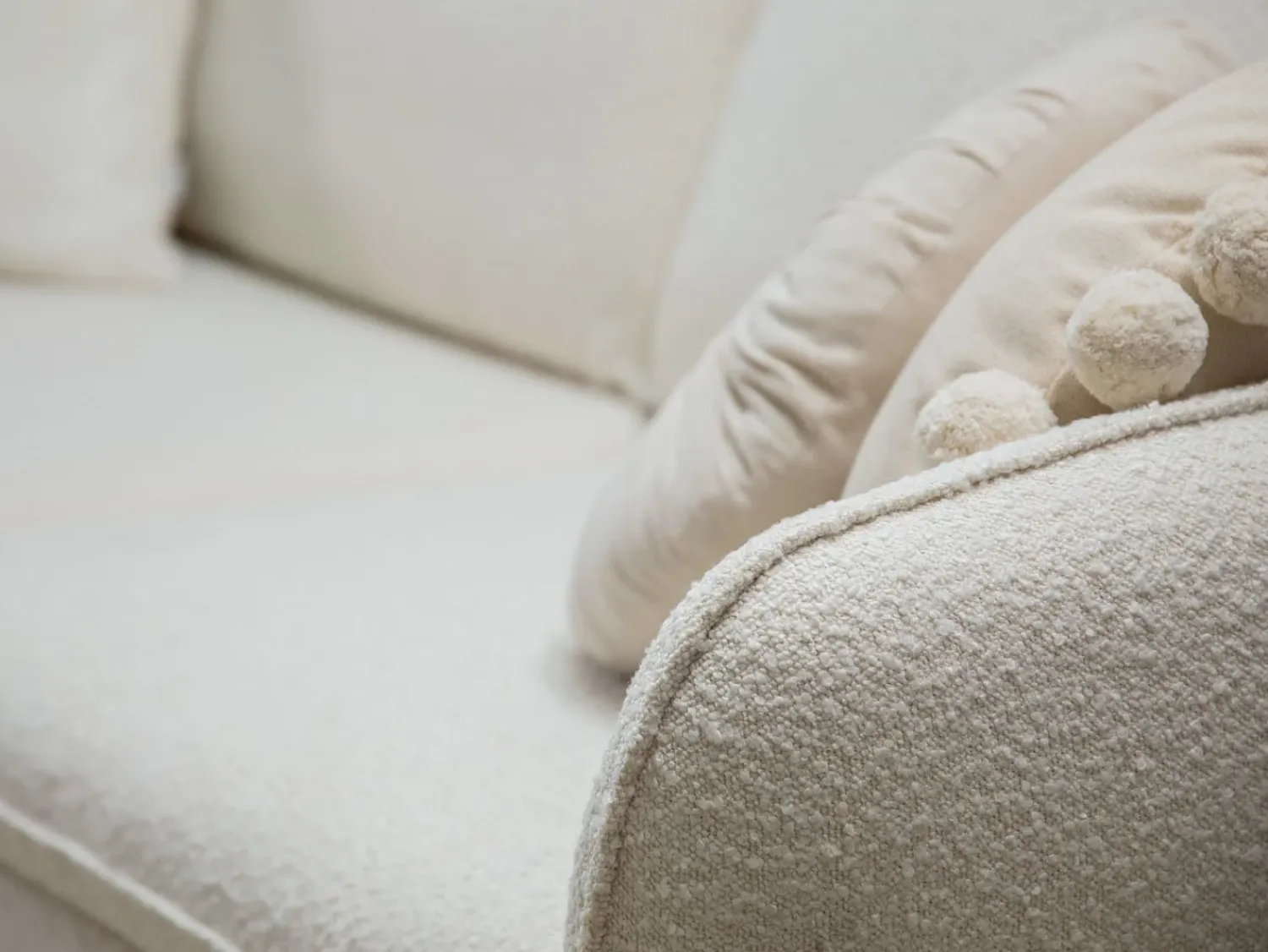 Online Cosmopolitan Design - Sofá de canto direito "Vienna" 5 lugares em tecido bouclé - 255x170x95cm Bege