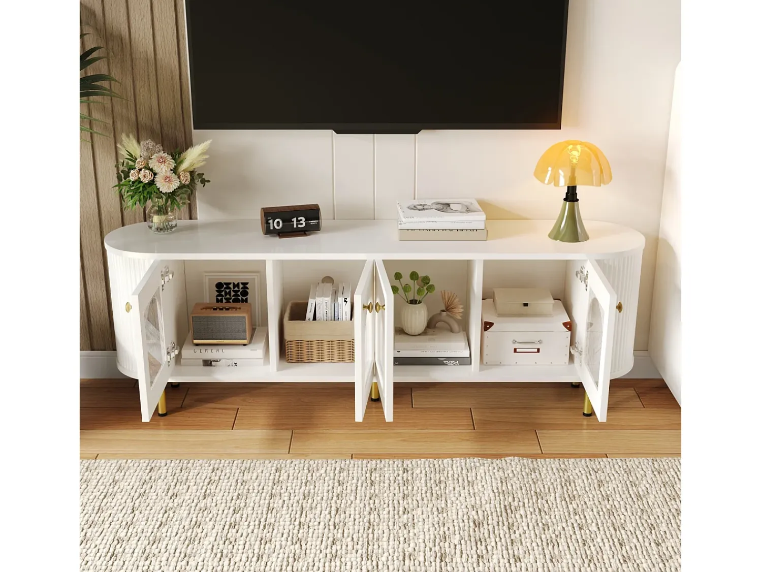 Móvel De Tv* Móvel de TV com portas de vidro e detalhes dourados – 170 x 35 x 55 cm – com puxadores dourados Branco