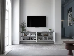 Móvel De Tv| Móvel de TV com 8 portas - Estrutura mate, frentes ranhuradas mate - 300 cm Branco