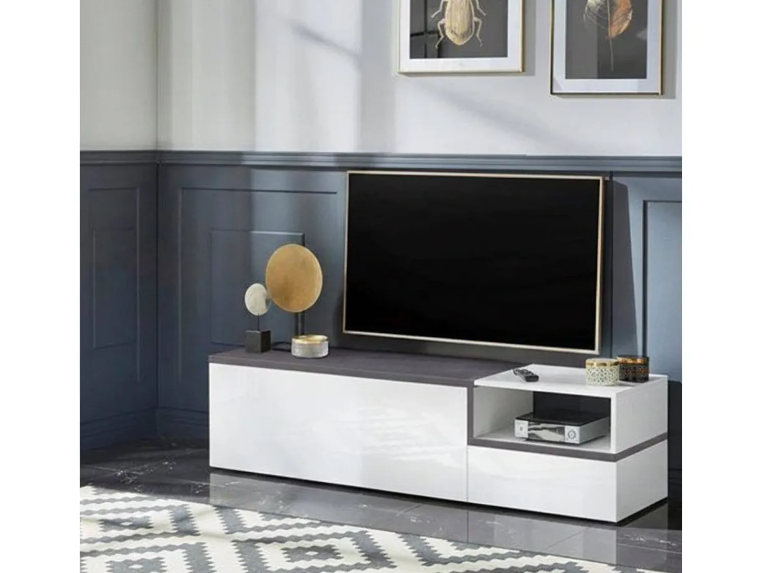 Best Dmora Móvel de TV Dgal, Aparador baixo de sala com 2 portas, base de móvel de TV, 100% Fabricado em Itália, 160x40h46 cm, brilhante e ardósia Branco
