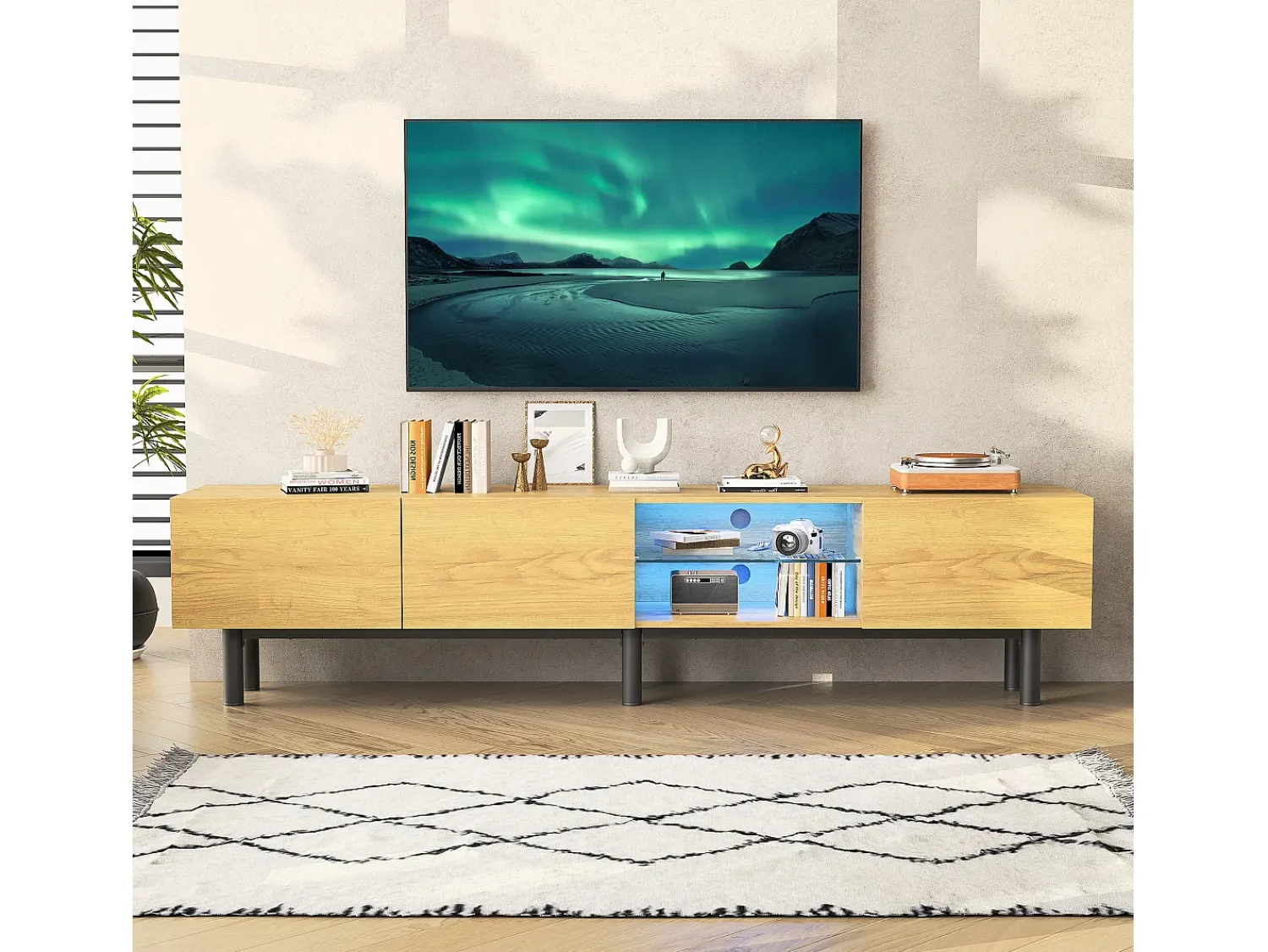 Móvel De Tv| Móvel de TV moderno de 175x31x41 cm com iluminação LED, em madeira com portas e compartimento, nas cores preto e madeira. Natural claro