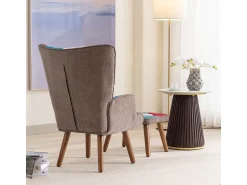 Poltrona* Poltrona de lazer combinada com apoio para os pés, encosto e almofada. Multicor