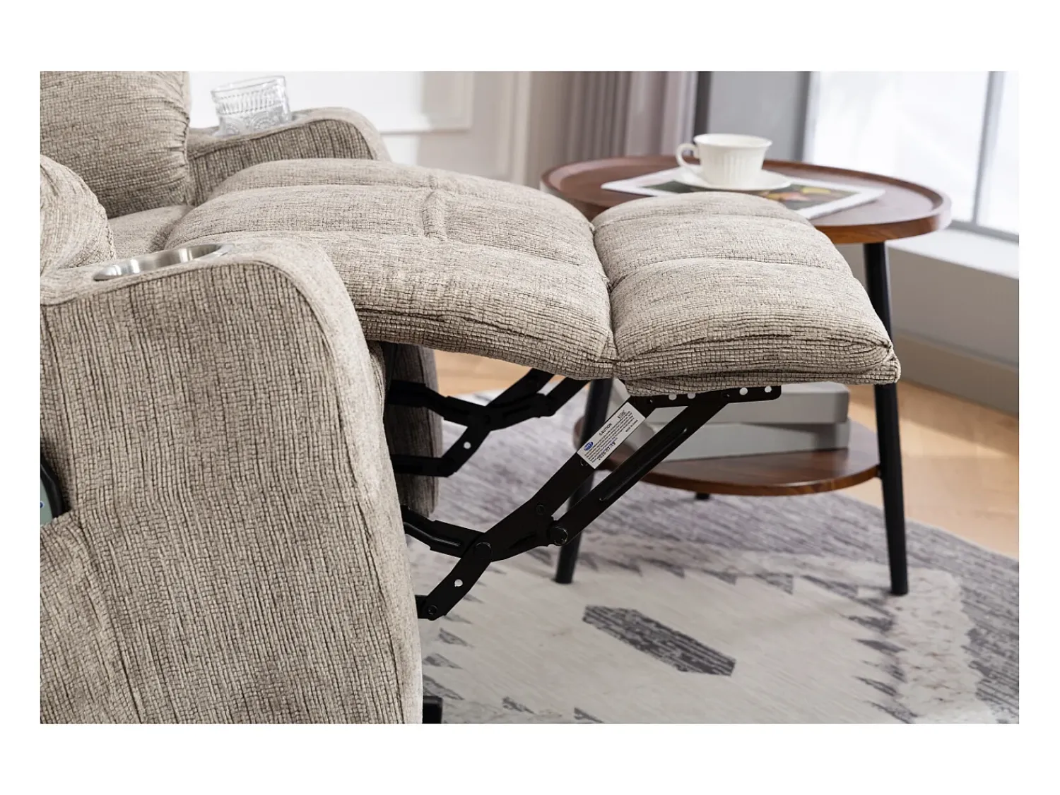 Hauss Spole Poltrona elétrica com massagem e aquecimento - Com apoio para os pés e 2 bolsos laterais - Tecido claro^ Poltrona