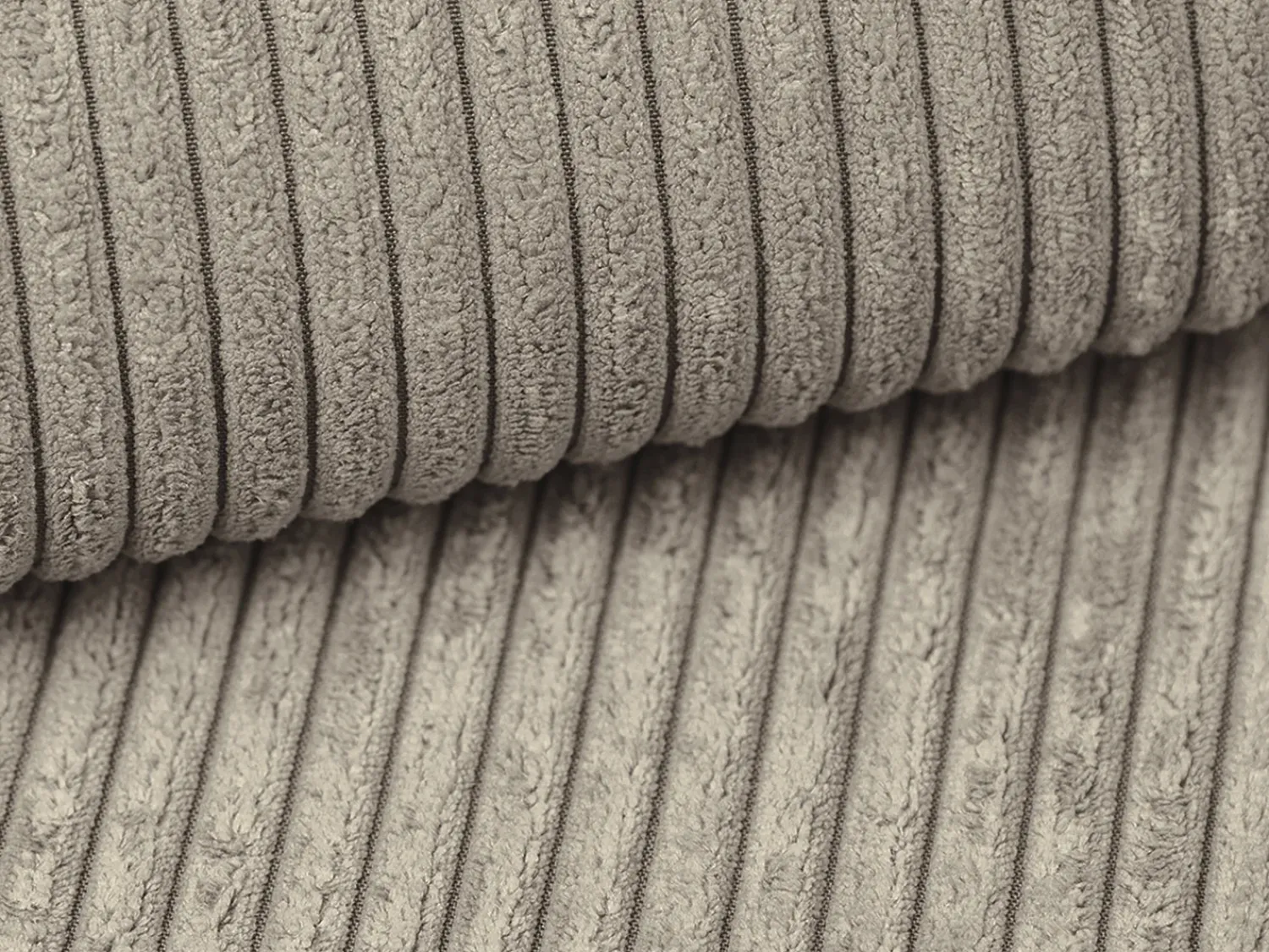 Poltrona|Vente-unique Poltrona em veludo canelado de estilo design AMELIA Taupe