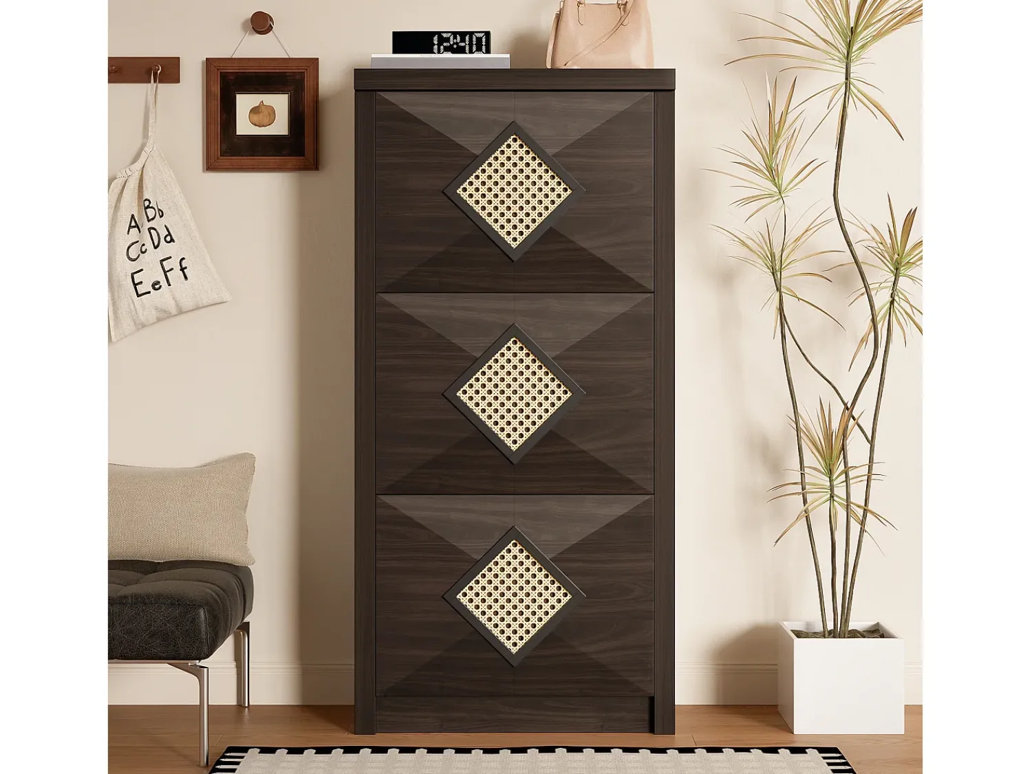 Discount Merax Sapateira vintage com decoração em rattan - 54 x 25 x 115 cm - com 3 compartimentos basculantes - aglomerado - cor natural escura Natural escuro