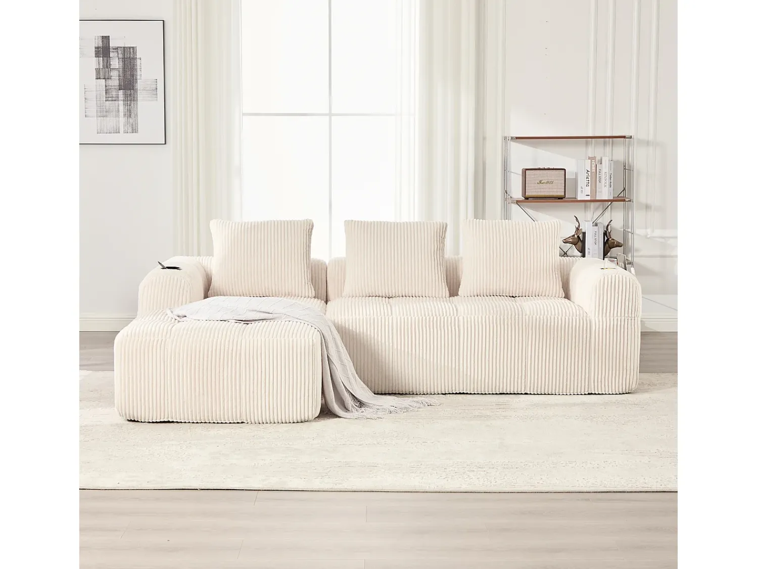 Sofá* Sofá modular compacto em veludo cotelê com bolsos laterais e almofadas . Bege