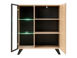 Best Meublorama Vitrine baixa design com 2 portas e iluminação LED integrada, coleção NIELSEN. Cores em carvalho claro e preto. Castanho